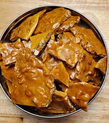 Peanut brittle- Leslie Cooks