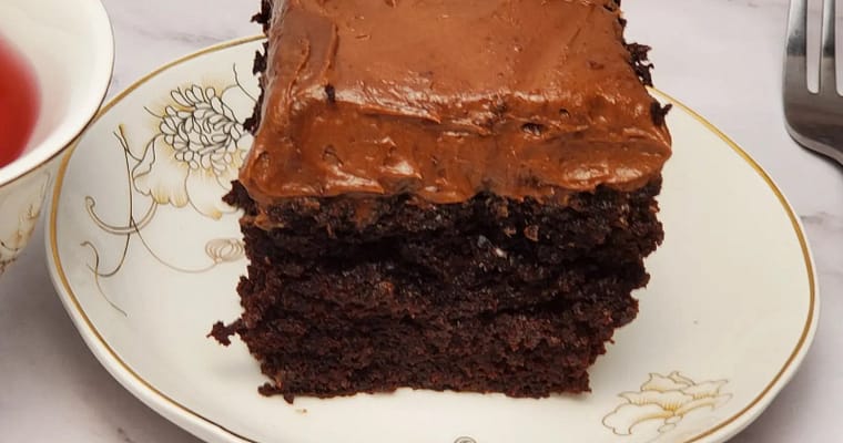Moist Fudge Chocolate Cake