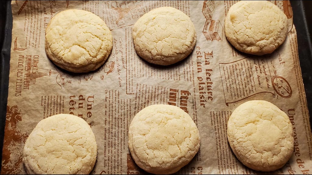 Jumbo Super soft sugar Cookies- Leslie Cooks