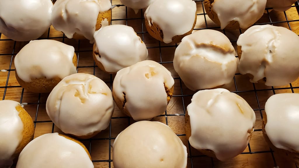 iced pfeffernusse - Leslie Cooks