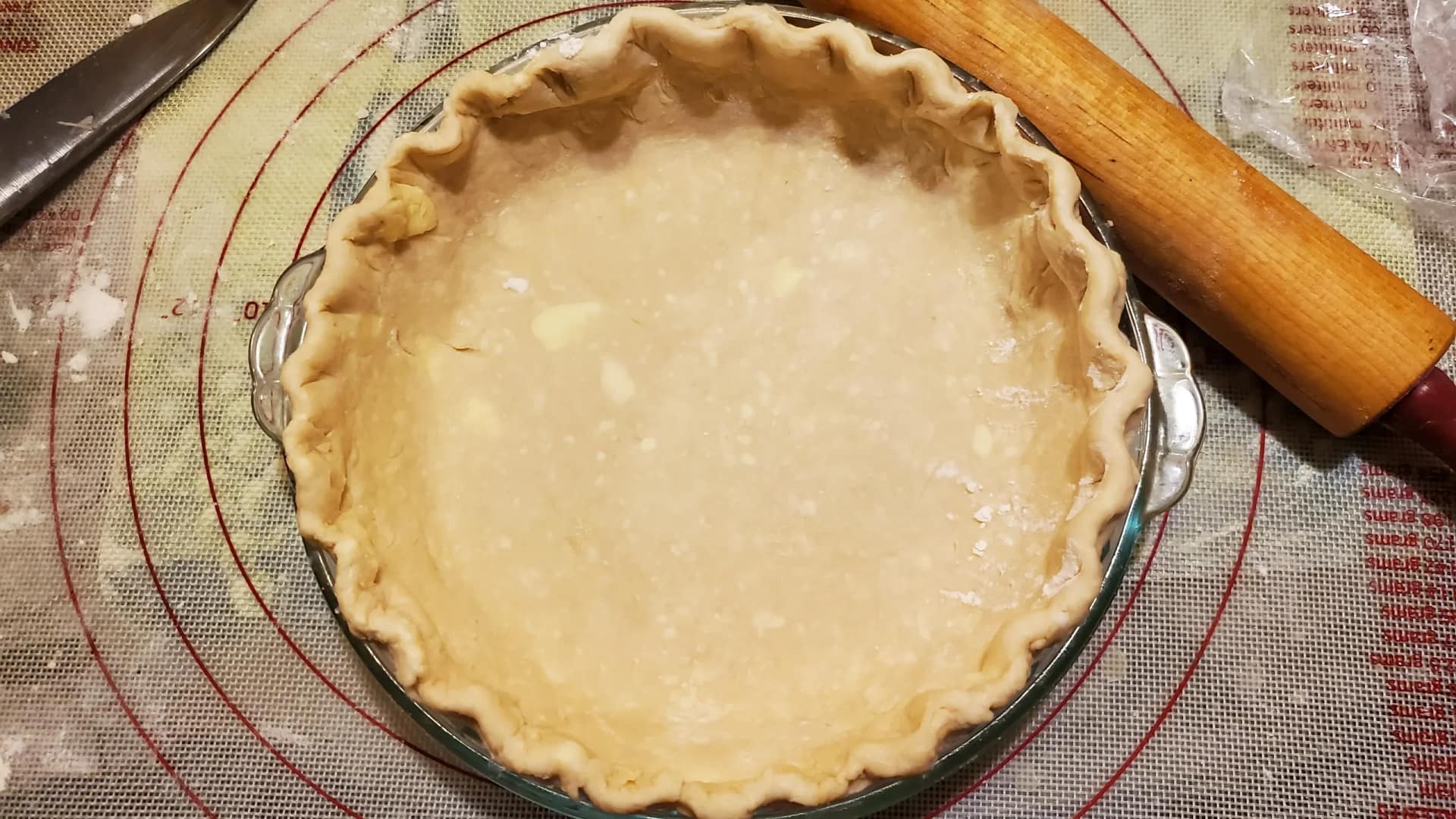 Flaky Pie Crust Picture- Leslie Cooks This is my flaky pie crust. It is a crust made of butter and vegetable shortening.