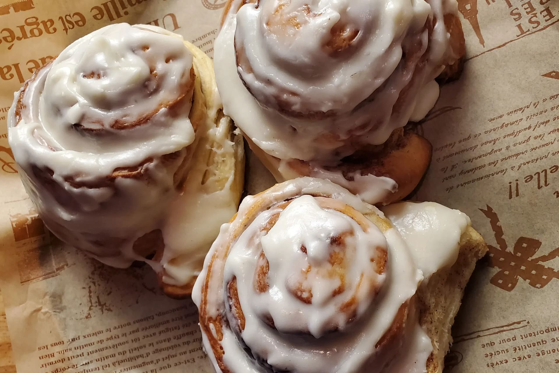 AS Cinnamon Rolls1 - Lesiie Cooks