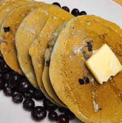 Sour dough discard blue berry pancakes