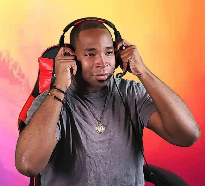 About Us - Leslie Cooks Chris b- chrisbkingdom