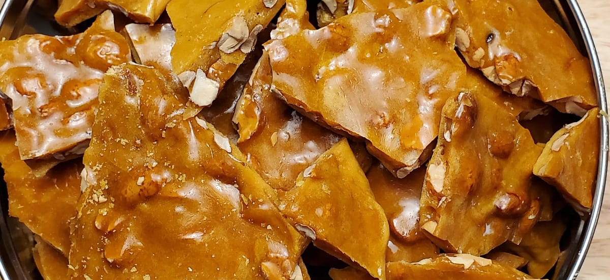 Leslie’s Best Peanut Brittle